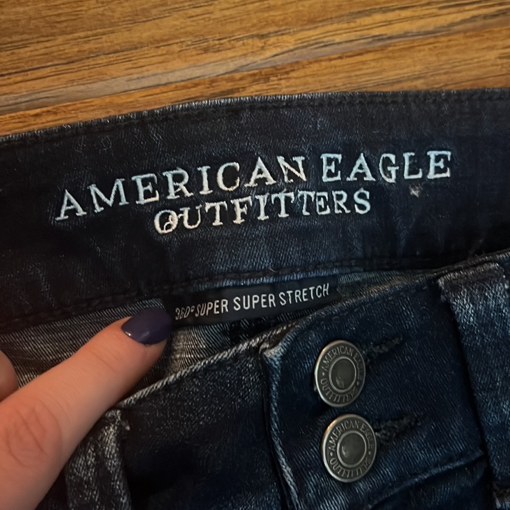 COPY - American Eagle Artist Crop Distressed Jeans - Picture 3 of 6